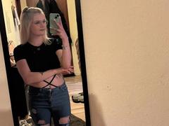 LaVani-hot - blond female webcam at xLoveCam