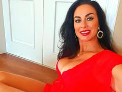 LaauraNEW21-hot - female with black hair and  big tits webcam at xLoveCam