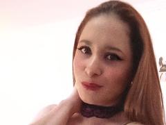 LaceySwit - female with brown hair webcam at xLoveCam