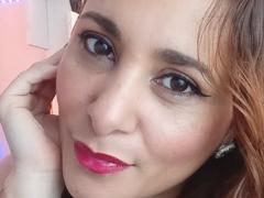 LaceySwit - female with brown hair webcam at xLoveCam
