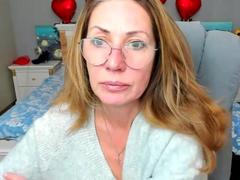 LadiAgatha - blond female webcam at xLoveCam