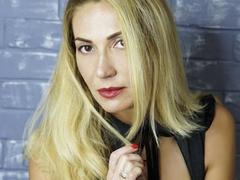 LadiAgatha - blond female webcam at xLoveCam