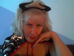 cleomaturewoman - blond female with  big tits webcam at ImLive