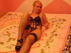 cleomaturewoman - blond female with  big tits webcam at ImLive