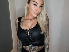 LadyXenia-hot - blond female webcam at xLoveCam