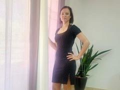 Lady-Diana - female with brown hair webcam at xLoveCam