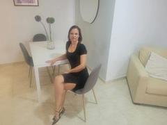 Lady-Diana - female with brown hair webcam at xLoveCam