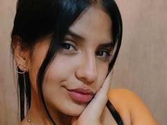 LailaBarker - female with brown hair webcam at xLoveCam