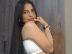 LailaBarker - female with brown hair webcam at xLoveCam