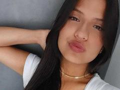 LailaBarker - female with brown hair webcam at xLoveCam