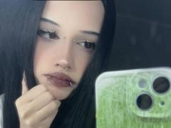 LaineNewmon - female with black hair webcam at xLoveCam