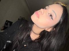 LaineNewmon from xLoveCam