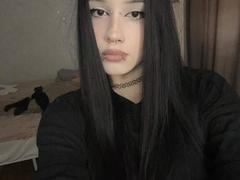 LaineNewmon - female with black hair webcam at xLoveCam