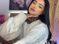 LairaHearvy - female with red hair and  big tits webcam at LiveJasmin