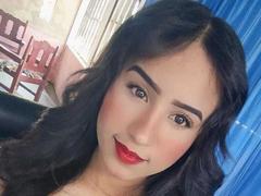 LalyGomez - female webcam at xLoveCam