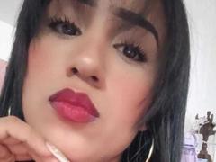 LalyGomez - female webcam at xLoveCam