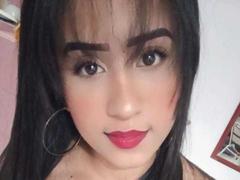 LalyGomez - female webcam at xLoveCam