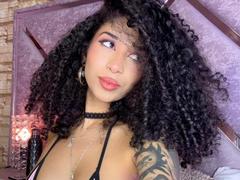 LannaJhonson - female with black hair and  big tits webcam at xLoveCam