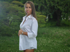 LannieHotX - female with brown hair webcam at xLoveCam