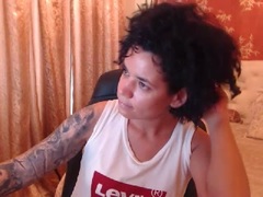 LaraAnne - female with black hair webcam at xLoveCam