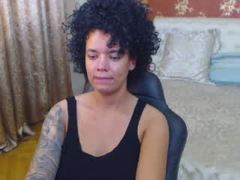 LaraAnne - female with black hair webcam at xLoveCam