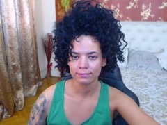 LaraAnne - female with black hair webcam at xLoveCam