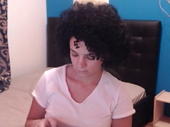 LaraAnne - female with black hair webcam at xLoveCam