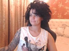 LaraAnne - female with black hair webcam at xLoveCam