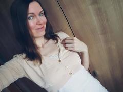 LaraColada-hot - female with brown hair webcam at xLoveCam