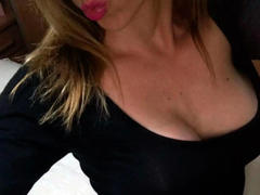 LaraCordoba-hot - blond female webcam at xLoveCam