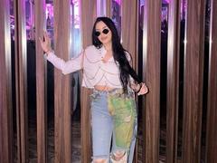LaraDevlin - female with black hair webcam at xLoveCam