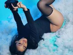 LaraDevlin - female with black hair webcam at xLoveCam