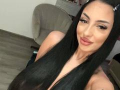 LaraDevlin - female with black hair webcam at xLoveCam
