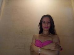 LaraF from xLoveCam