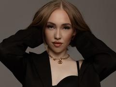 LaraKrein - blond female webcam at LiveJasmin