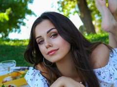 LaraSanders - female with brown hair and  small tits webcam at LiveJasmin