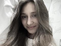 LaraSweetyHot - female with brown hair and  small tits webcam at xLoveCam