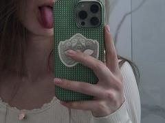 LaraSweetyHot - female with brown hair and  small tits webcam at xLoveCam