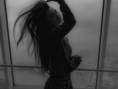 LaraSweetyHot - female with brown hair and  small tits webcam at xLoveCam