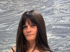 LaraaFox-hot - female with brown hair webcam at xLoveCam