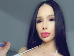 LaraaYah - female with black hair and  big tits webcam at xLoveCam