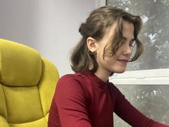 LariElla - female webcam at xLoveCam