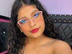 Lariisaa from xLoveCam