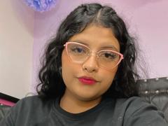 Lariisaa - female webcam at xLoveCam