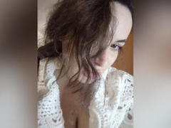 LarisaMons from xLoveCam