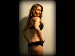 FitnessTina - female with brown hair webcam at xLoveCam