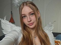 LarissaHoglan from xLoveCam