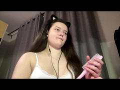 LashaunDromgoole - female with brown hair webcam at xLoveCam