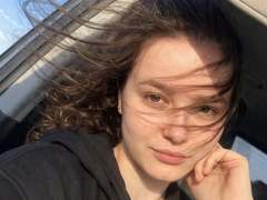 LashaunDromgoole - female with brown hair webcam at xLoveCam