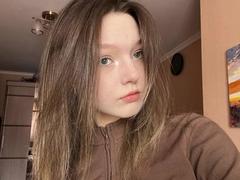 LateNightX - female with brown hair and  small tits webcam at xLoveCam